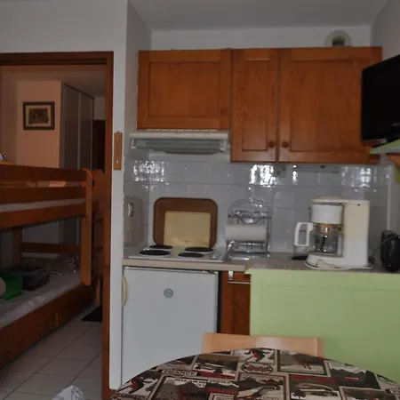 Daire Avec Parking A Chatel, Proche Centre - Fr-1-693-64