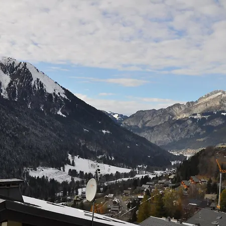 Avec Parking A Chatel, Proche Centre - Fr-1-693-64 Daire Châtel